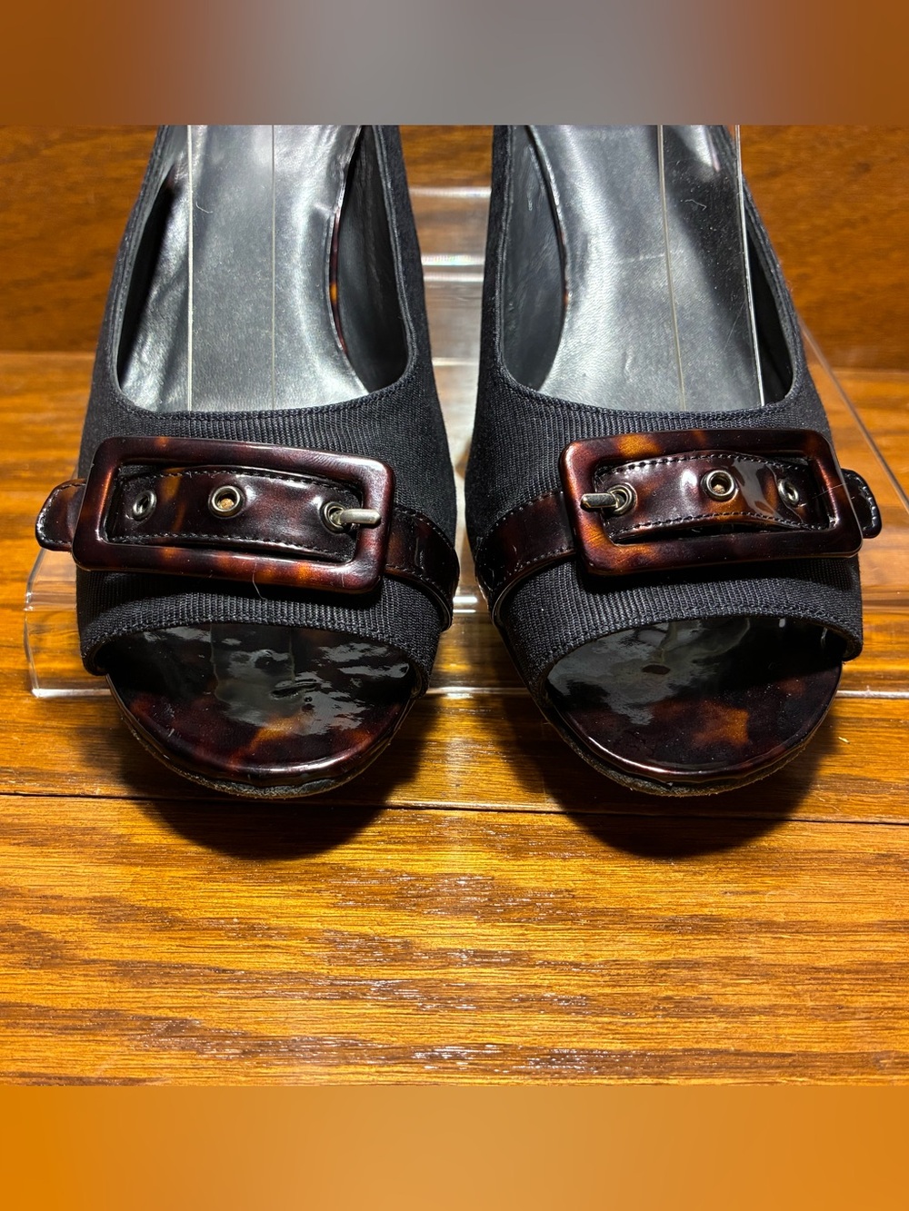 Stuart Weitzman Tortoise Patent Slingback Wedge Sandals Buckle Accent Black 9.5 - Picture 3 of 12